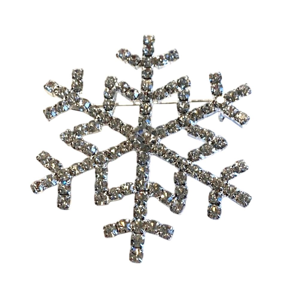 NWOT Holiday Snowflake brooch silvertone & rhinestones festive Christmas pin NEW